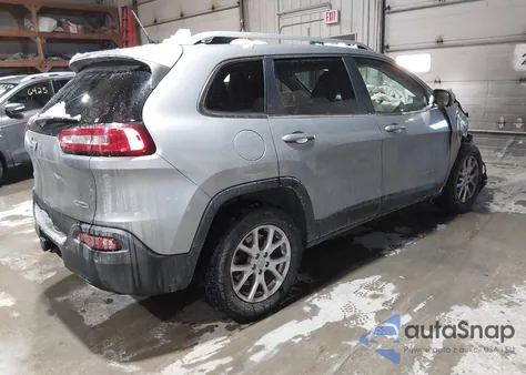 2015 Jeep Cherokee Latitude z USA, uszkodzony, nr VIN 1C4PJMCS9FW690871